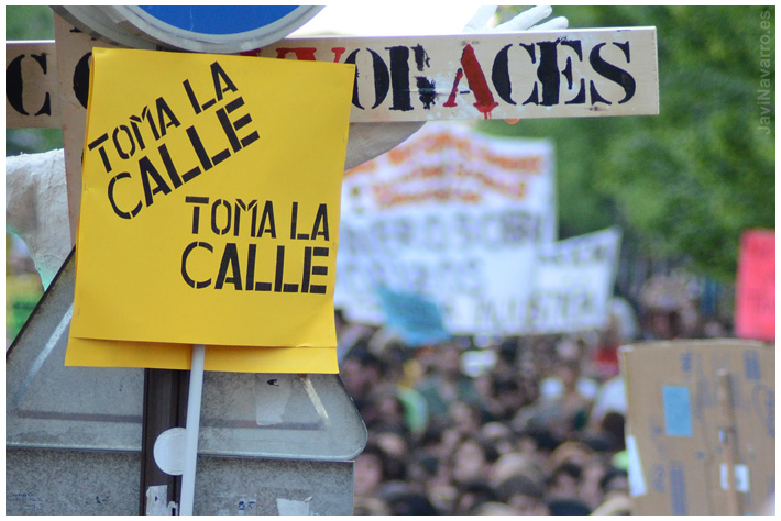 Manifestación Democracia real ya en Granada || Nikon D7000 | 1/160s | f/4,5 | ISO 1600 | a pulso