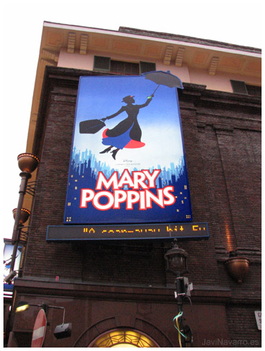 Mary Poppins | Canon S2 IS